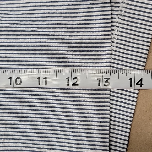 Ann Taylor Size 8 Blue White Striped Seersucker Devin City Short, Exc. Used Cond - Picture 6 of 12